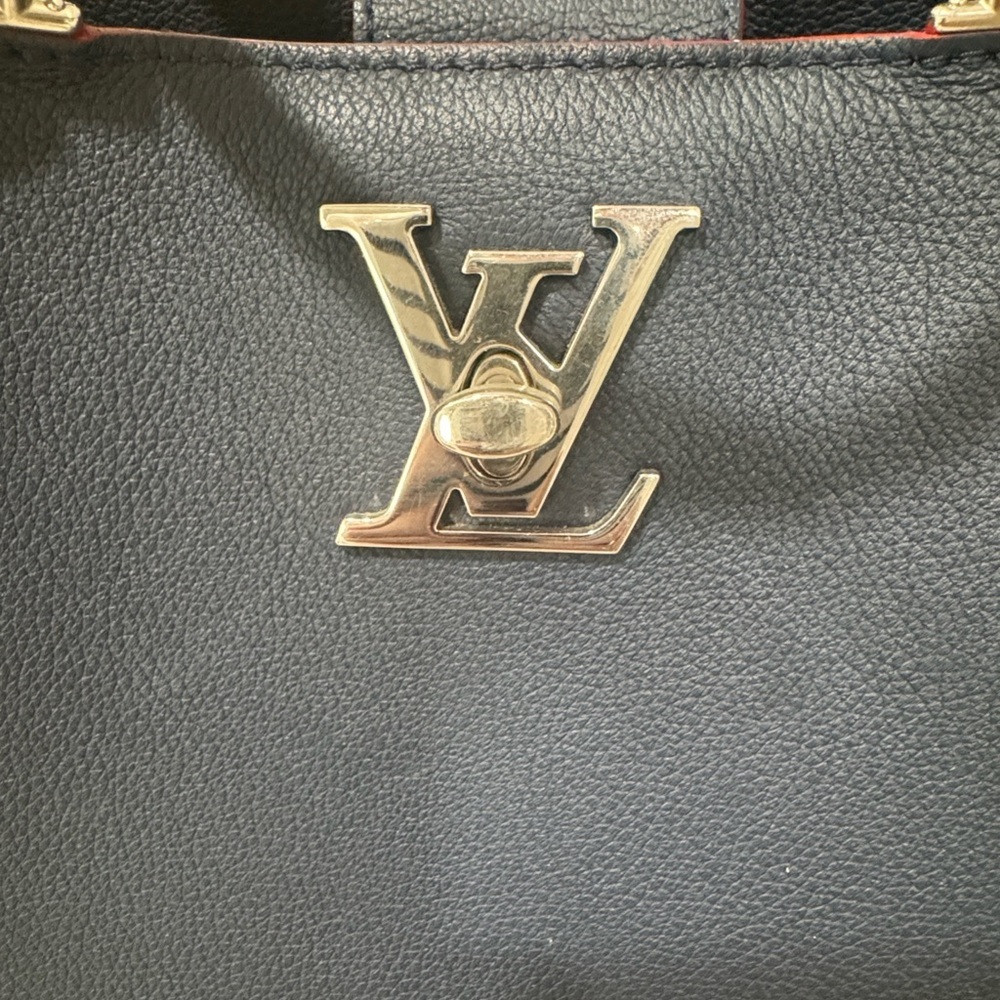 Louis Vuitton Navy Lockme - Picture 5 of 13